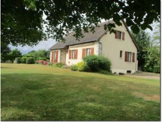 Detached House with Nice Garden