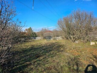 Labin, Trget poljoprivredno zemljište od 3669m2