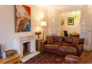 2 bedroom Property For Sale: Paris..
