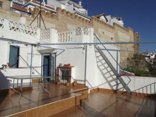 4 bedroom, 2 bathroom Townhouse, (build..