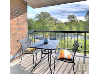 2 bedroom Apartment For Sale: 207..