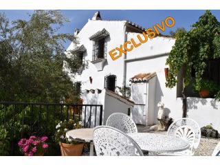 Country Houses for Sale in Torrox..