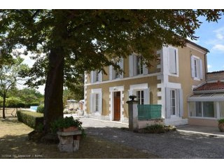 Large 7 Bedroom Town House Within A..