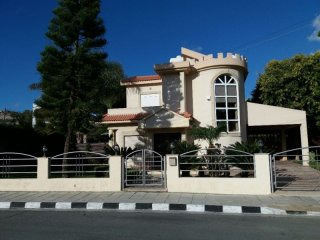Beautiful 3 bed villa with pool