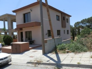 4 Bedroom Semi Detached House In Erimi