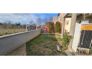 Istra, kuća sa dva stana u Šišanu