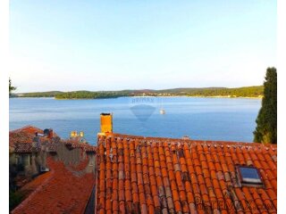 Rovinj,veliki stan 100m2 s neponovljivim pogledom na more+vr
