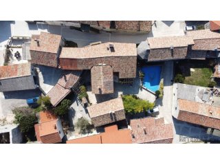 ISTRA, GRAČIŠĆE - Kompleks od 3 kamene vile u starom gradu s