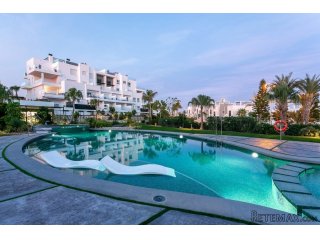 Los apartamentos se ubican en un complejo residencial en..