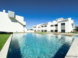 Top floor apartment located in the urbanization Los..