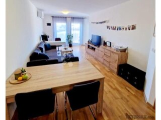 Veliki stan od 123,44m2 u Puli