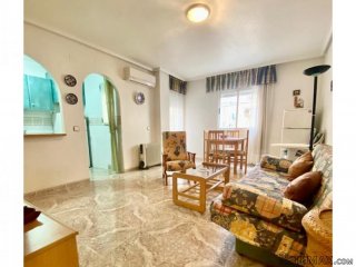 Apartment of 80 m2, 3 bedrooms, 1 bathroom, living room..