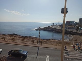 La casa tiene sobre unos 85 m2 y una terraza de 10 m2. La..