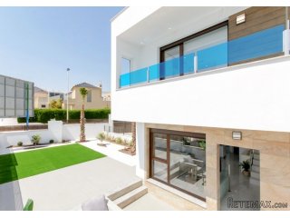 Los Balcones is a few minutes drive from the center of..
