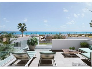 Luxury villa on the beach of Las Higuericas in Torre de la..