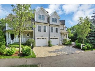 3 bedroom House For Sale: 80 E Elm..