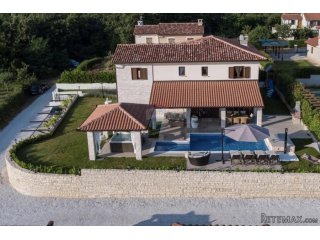 ISTRA, VIŠNJAN ELEGANTNA DIZAJNERSKA VILLA S BAZENOM I WELLN