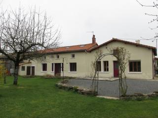 Spacious 4 Bed Detached House