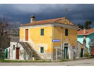 Stunning detached property in a..