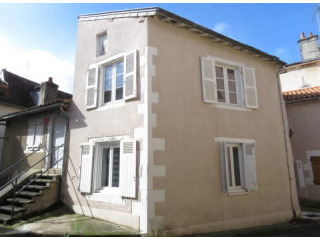 Townhouse in centre of Montmorillon..