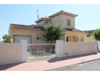 4 Bedrooms - Villa - Alicante - For Sale