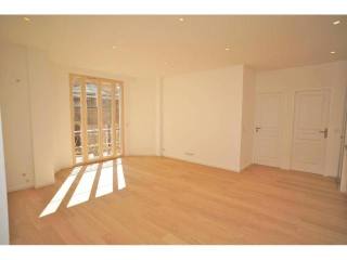 Renovated two bed in Carre d'Or