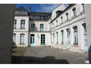 8 bedroom House For Sale: 62170..