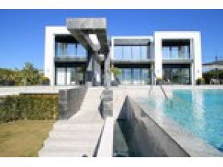 4 Bedrooms - Villa - Malaga - For Sale