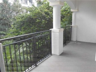 1 bedroom Flat For Sale: 3255 NE 184th..