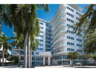 3 bedroom Flat For Sale: 6103 Aqua Ave..