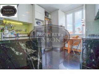T2 Lisbon Apartment in Alto Santo Amaro