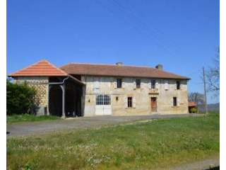 Unique Gascon hamlet, mountain views..