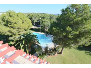 Seaview apartment with roof terrace in..
