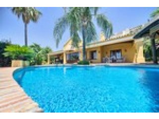 4 Bedrooms - Villa - Malaga - For Sale