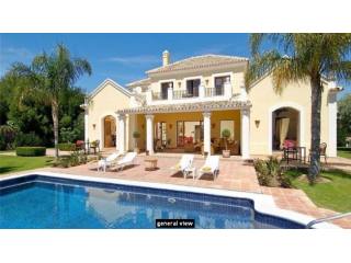 Villa for sale in El Paraiso Alto..