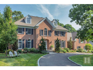 6 bedroom House For Sale: 28 SHIELDS..