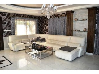 Beautiful 6 bedroom villa with views in..