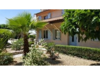 Maison de caractere renovee de 200 m2..