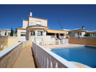 6 bedroom 4 bath villa with pool..