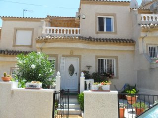 Lovely 3 Beds Townhouse For Sale Sps6431