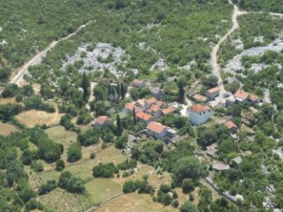 Smokovljani-Rudine, građevinsko zemljište, 6,5km od mora.