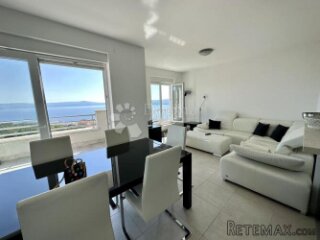 Penthouse sa panormaskim pogledom i bazenom Crikvenica