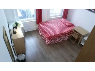 Very Large Double Room In Whitechapel