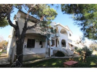 ISTRA, LIŽNJAN, apartmanska kuća na mirnoj lokaciji