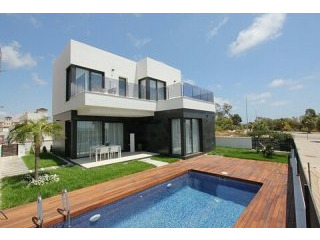 Large Luxury Detached Villas in..