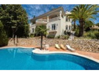 4 Bedrooms - Villa - Malaga - For Sale