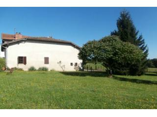 EC0427me Detached 19th Century town..