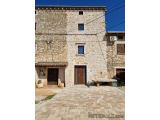POREČ,okolica,istarska kamena kuća u nizu