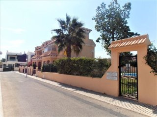 Townhouse In Villamartin, Orihuela..