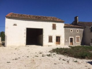 Recently Renovated Traditionnal House